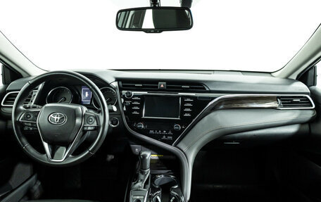 Toyota Camry, 2018 год, 2 649 700 рублей, 14 фотография