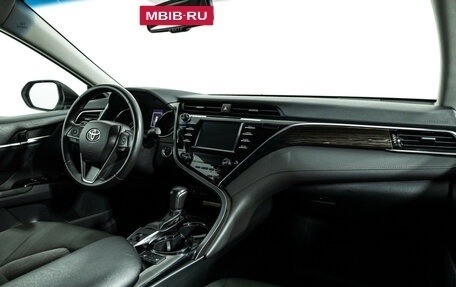 Toyota Camry, 2018 год, 2 649 700 рублей, 10 фотография