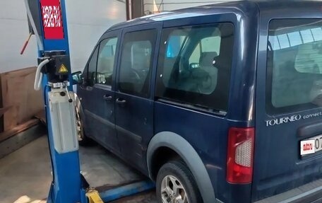 Ford Tourneo Connect I, 2012 год, 750 000 рублей, 4 фотография