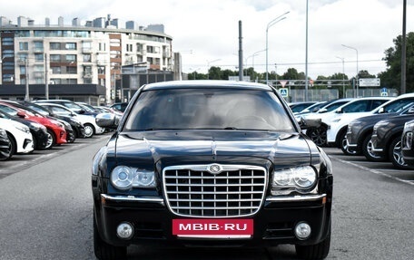 Chrysler 300C II, 2006 год, 699 000 рублей, 2 фотография