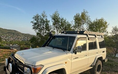 Toyota Land Cruiser 70, 2012 год, 5 195 000 рублей, 2 фотография