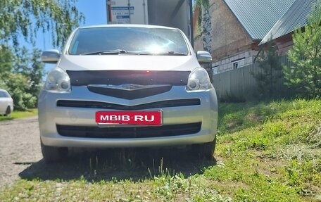 Toyota Ractis I, 2009 год, 750 000 рублей, 1 фотография