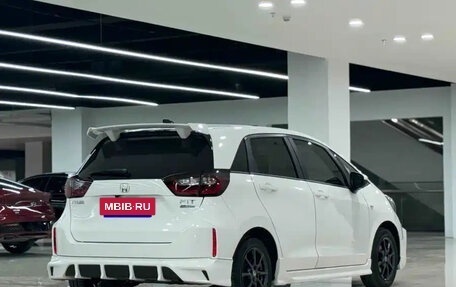 Honda Fit, 2023 год, 1 000 000 рублей, 3 фотография