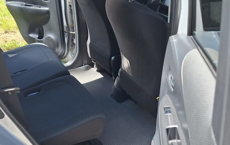 Toyota Ractis I, 2009 год, 750 000 рублей, 11 фотография