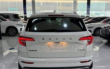Skoda Karoq I, 2023 год, 2 100 000 рублей, 12 фотография