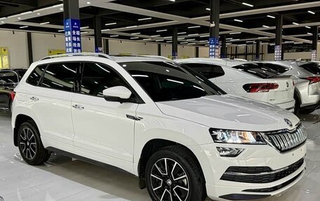 Skoda Karoq I, 2023 год, 2 100 000 рублей, 7 фотография
