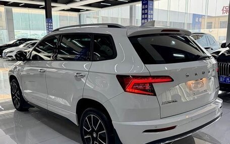 Skoda Karoq I, 2023 год, 2 100 000 рублей, 9 фотография