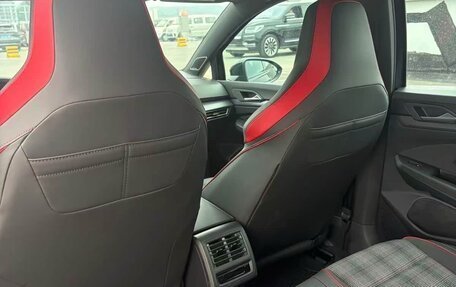 Volkswagen Golf VIII, 2026 год, 3 930 000 рублей, 10 фотография