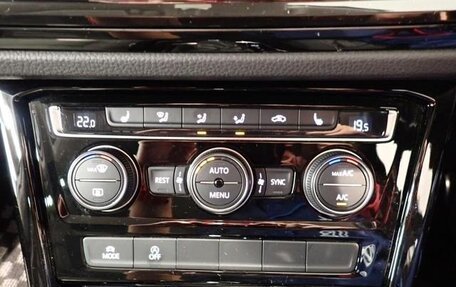 Volkswagen Touran III, 2017 год, 1 420 999 рублей, 19 фотография