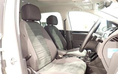 Volkswagen Touran III, 2017 год, 1 420 999 рублей, 21 фотография