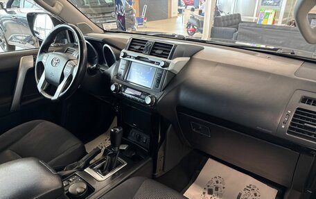 Toyota Land Cruiser Prado 150 рестайлинг 2, 2014 год, 3 999 900 рублей, 13 фотография