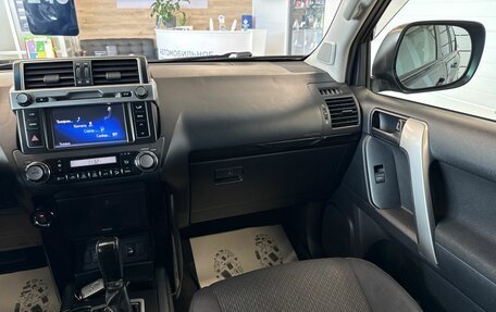 Toyota Land Cruiser Prado 150 рестайлинг 2, 2014 год, 3 999 900 рублей, 15 фотография
