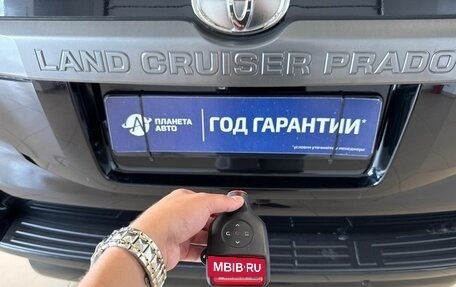 Toyota Land Cruiser Prado 150 рестайлинг 2, 2014 год, 3 999 900 рублей, 25 фотография