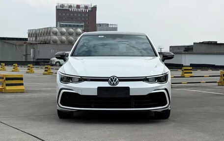 Volkswagen Golf VIII, 2023 год, 1 685 000 рублей, 2 фотография