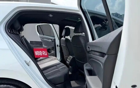 Volkswagen Golf VIII, 2023 год, 1 685 000 рублей, 10 фотография