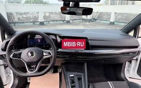Volkswagen Golf VIII, 2023 год, 1 685 000 рублей, 12 фотография