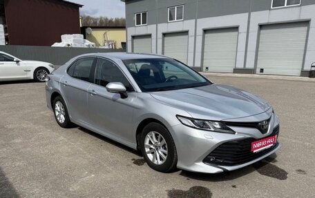 Toyota Camry, 2019 год, 2 900 000 рублей, 1 фотография