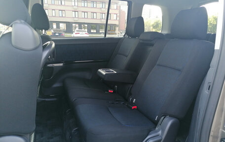 Toyota ISis I, 2014 год, 1 430 000 рублей, 10 фотография