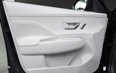 Hyundai Kona, 2023 год, 2 620 000 рублей, 24 фотография