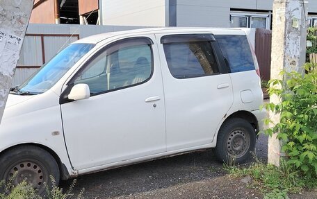 Toyota FunCargo, 1999 год, 400 000 рублей, 2 фотография