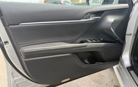 Toyota Camry, 2019 год, 2 900 000 рублей, 18 фотография
