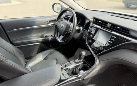 Toyota Camry, 2019 год, 2 900 000 рублей, 16 фотография