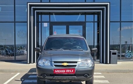 Chevrolet Niva I рестайлинг, 2017 год, 680 000 рублей, 2 фотография