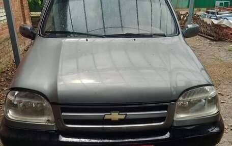 Chevrolet Niva I рестайлинг, 2004 год, 300 000 рублей, 1 фотография