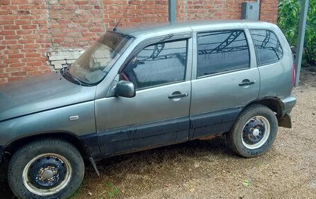 Chevrolet Niva I рестайлинг, 2004 год, 300 000 рублей, 4 фотография