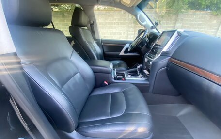 Toyota Land Cruiser 200, 2018 год, 5 500 000 рублей, 7 фотография