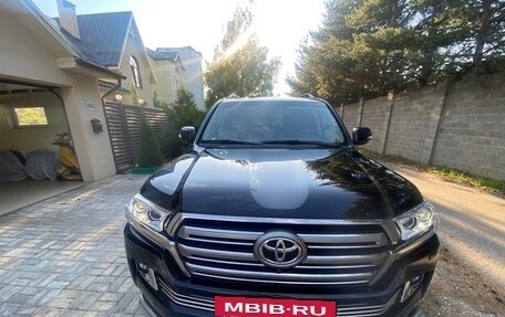 Toyota Land Cruiser 200, 2018 год, 5 500 000 рублей, 3 фотография