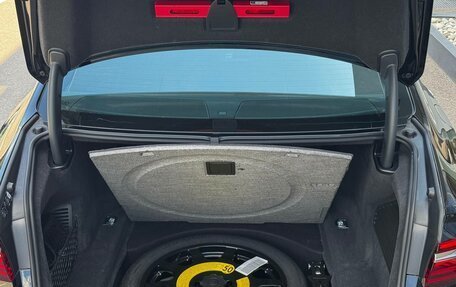 Audi A8, 2025 год, 20 000 000 рублей, 17 фотография