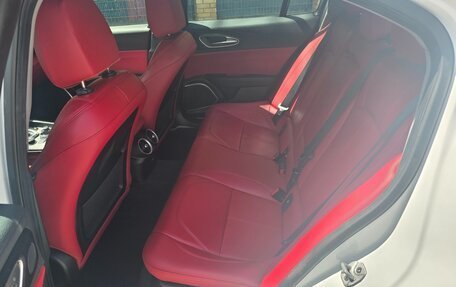 Alfa Romeo Giulia II, 2020 год, 3 060 000 рублей, 17 фотография