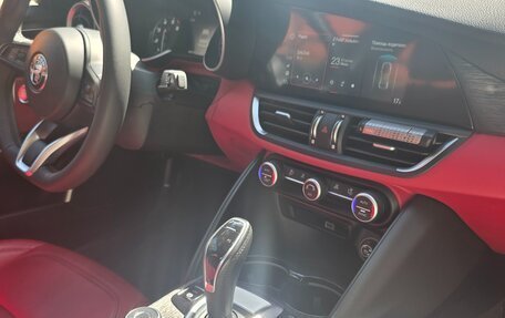 Alfa Romeo Giulia II, 2020 год, 3 060 000 рублей, 24 фотография