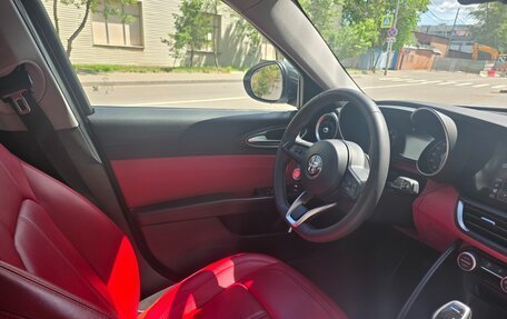 Alfa Romeo Giulia II, 2020 год, 3 060 000 рублей, 28 фотография