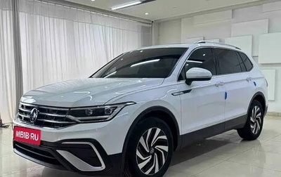 Volkswagen Tiguan II, 2022 год, 1 872 000 рублей, 1 фотография