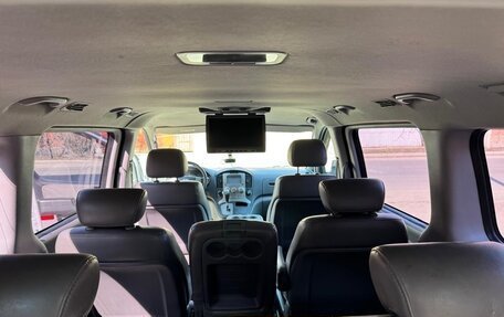 Hyundai Grand Starex Grand Starex I рестайлинг 2, 2015 год, 2 200 000 рублей, 2 фотография