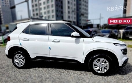 Hyundai Venue I, 2023 год, 1 580 000 рублей, 2 фотография
