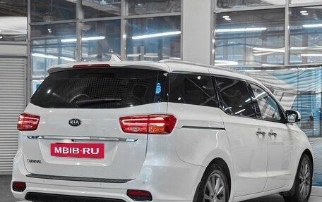 KIA Carnival III, 2019 год, 2 499 000 рублей, 6 фотография