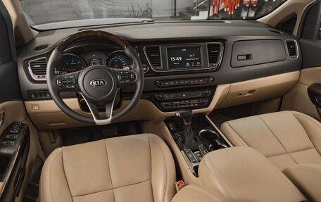 KIA Carnival III, 2019 год, 2 499 000 рублей, 10 фотография