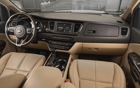 KIA Carnival III, 2019 год, 2 499 000 рублей, 12 фотография