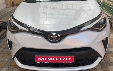 Toyota C-HR I рестайлинг, 2022 год, 2 450 000 рублей, 6 фотография