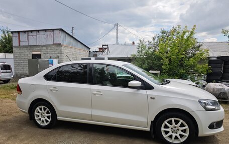 Volkswagen Polo VI (EU Market), 2011 год, 600 000 рублей, 2 фотография