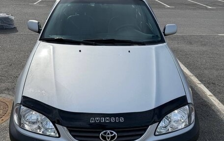 Toyota Avensis III рестайлинг, 2001 год, 350 000 рублей, 3 фотография