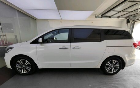 KIA Carnival III, 2019 год, 2 995 000 рублей, 8 фотография