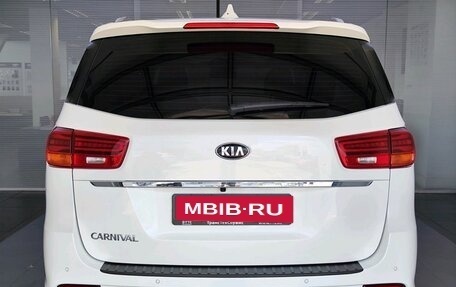 KIA Carnival III, 2019 год, 2 995 000 рублей, 6 фотография