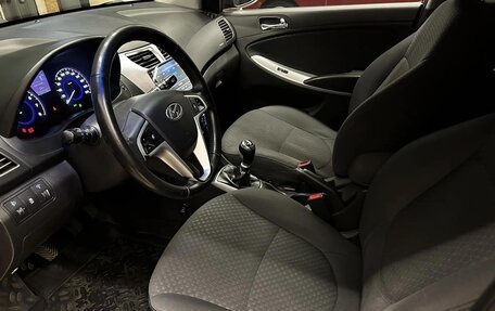 Hyundai Solaris II рестайлинг, 2011 год, 630 000 рублей, 8 фотография