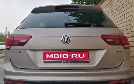 Volkswagen Tiguan II, 2018 год, 2 550 000 рублей, 3 фотография