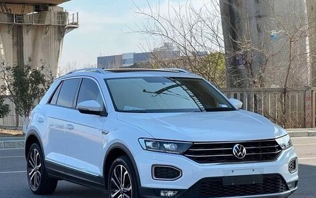 Volkswagen T-Roc I, 2022 год, 1 870 000 рублей, 3 фотография