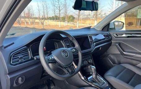 Volkswagen T-Roc I, 2022 год, 1 870 000 рублей, 14 фотография